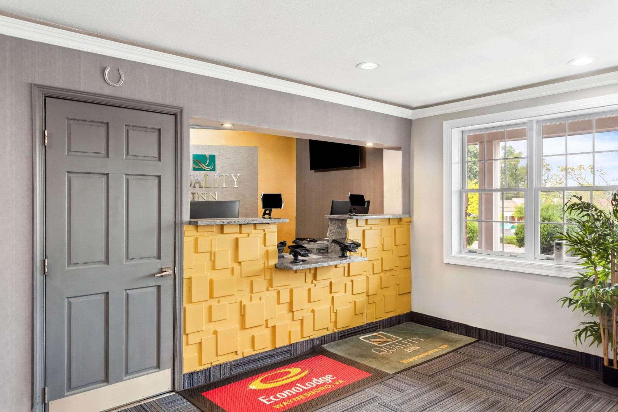 Econo Lodge Waynesboro - Skyline Drive Exterior foto